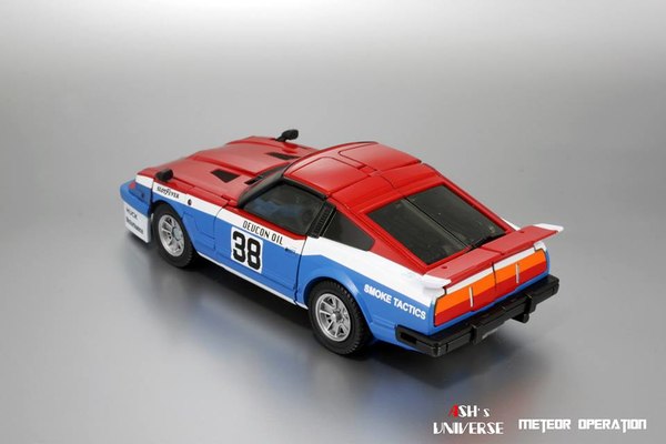 More Transformers New Masterpiece MP 19 Smokescreen Unboxing Up Close And Personal Image  (6 of 41)